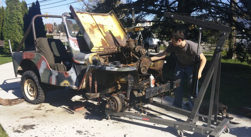 Illustration for article titled Here's What The Inside Of A Neglected World War II Jeep Engine Looks Like
